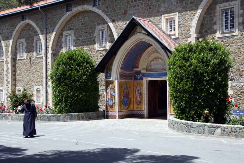 Der Pope kommt vom Kiosk img_3715.jpg