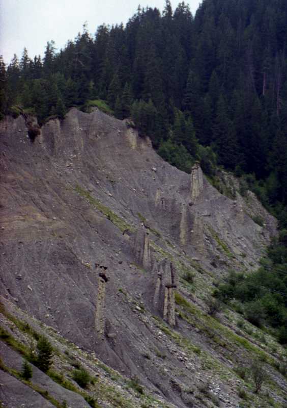 Überreste von Vulkanschloten yimg0467.jpg